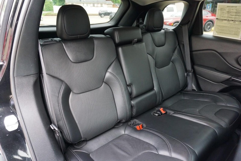 Jeep Cherokee Vehicle Full-screen Gallery Image 27
