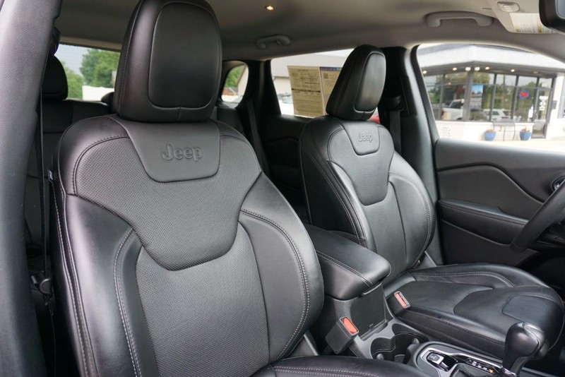 Jeep Cherokee Vehicle Full-screen Gallery Image 30