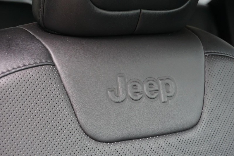 Jeep Cherokee Vehicle Full-screen Gallery Image 31