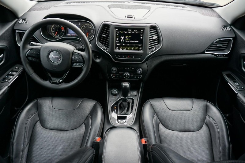 Jeep Cherokee Vehicle Full-screen Gallery Image 32