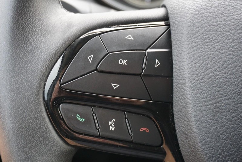 Jeep Cherokee Vehicle Full-screen Gallery Image 38