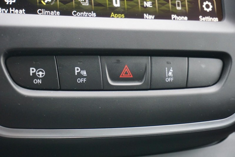 Jeep Cherokee Vehicle Full-screen Gallery Image 44