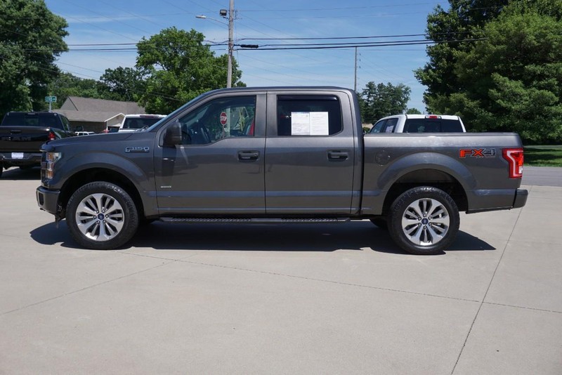 Ford F-150 Vehicle Full-screen Gallery Image 06