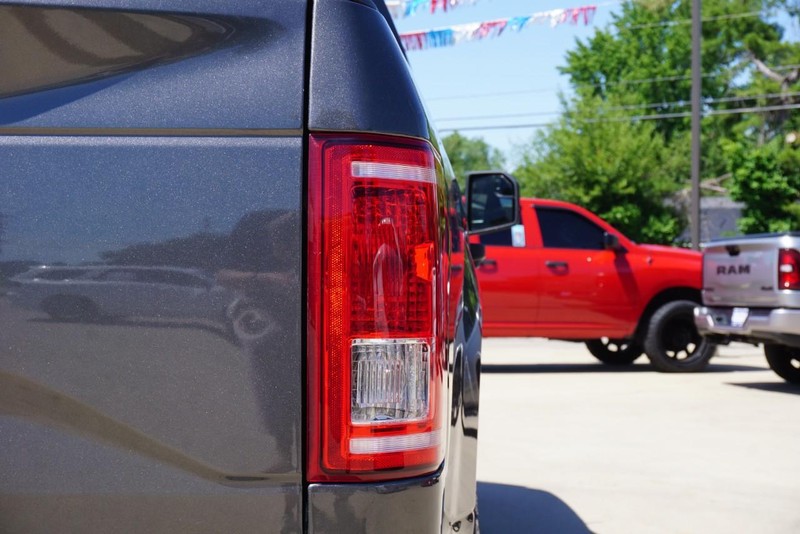 Ford F-150 Vehicle Full-screen Gallery Image 22