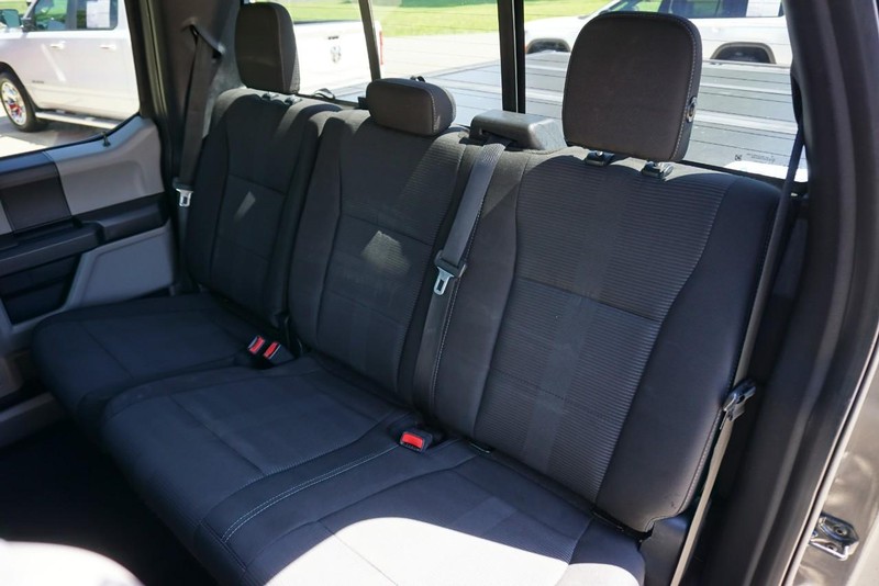 Ford F-150 Vehicle Full-screen Gallery Image 28