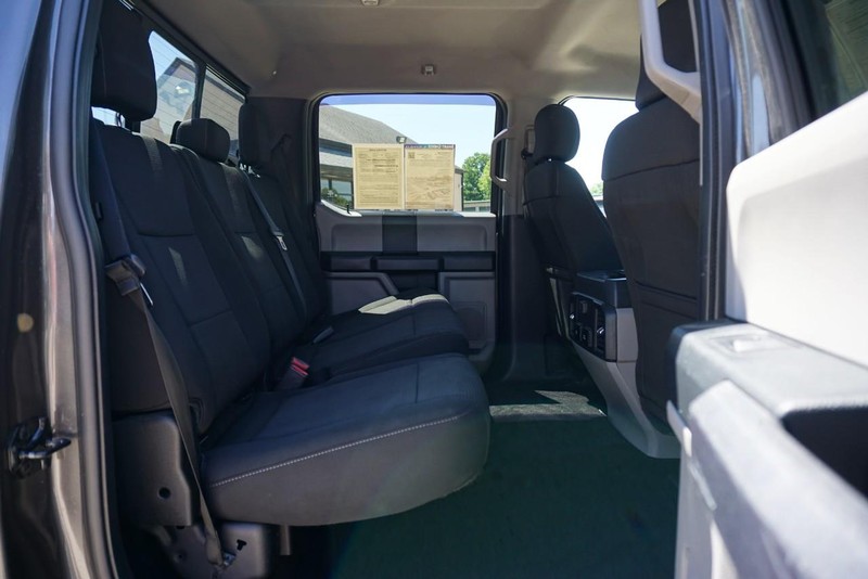 Ford F-150 Vehicle Full-screen Gallery Image 29