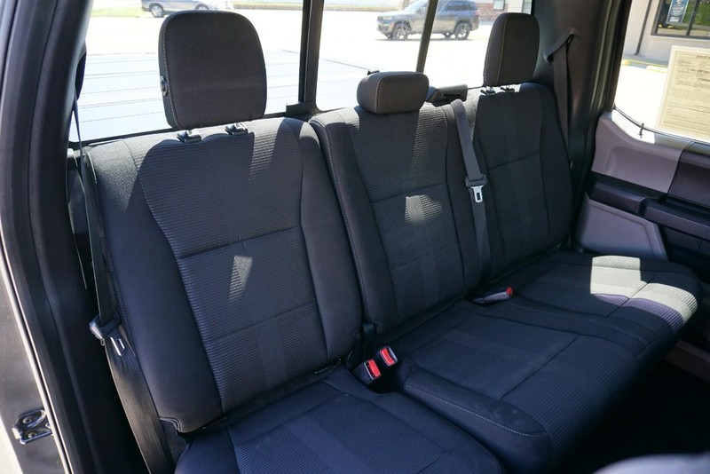 Ford F-150 Vehicle Full-screen Gallery Image 30