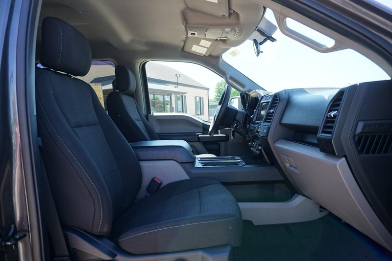 Ford F-150 Vehicle Full-screen Gallery Image 31