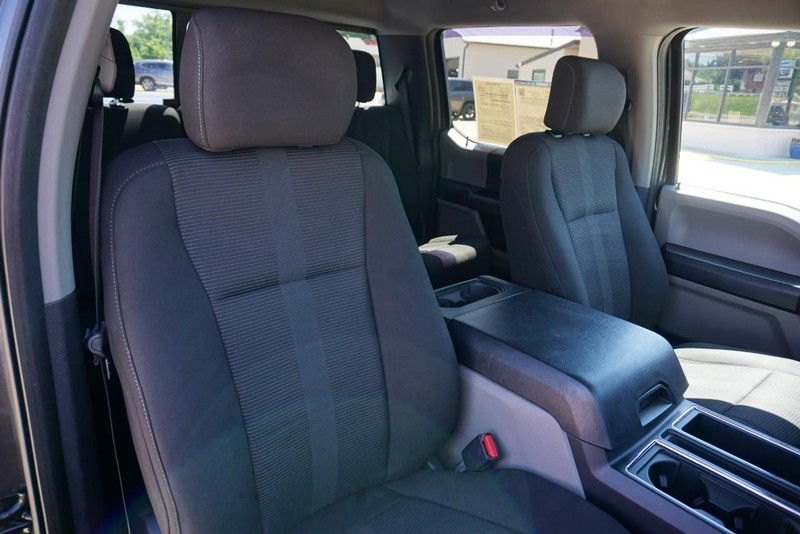 Ford F-150 Vehicle Full-screen Gallery Image 32