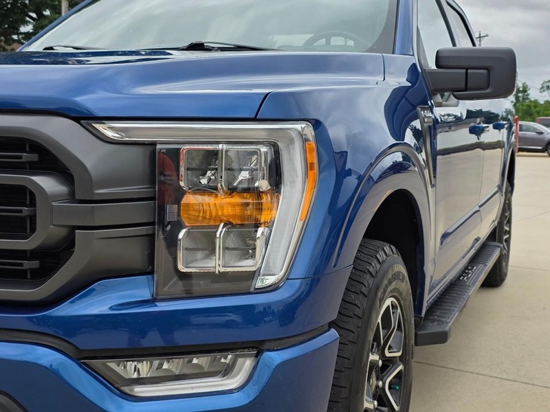 Ford F-150 Vehicle Full-screen Gallery Image 11