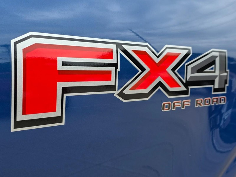 Ford F-150 Vehicle Full-screen Gallery Image 16