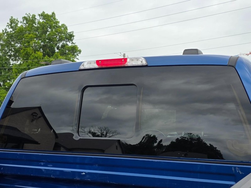 Ford F-150 Vehicle Full-screen Gallery Image 17