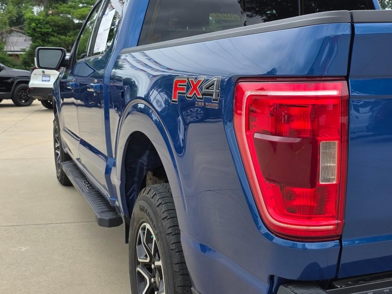 Ford F-150 Vehicle Full-screen Gallery Image 18