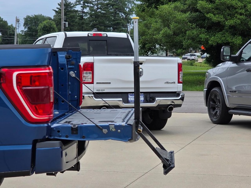 Ford F-150 Vehicle Full-screen Gallery Image 22