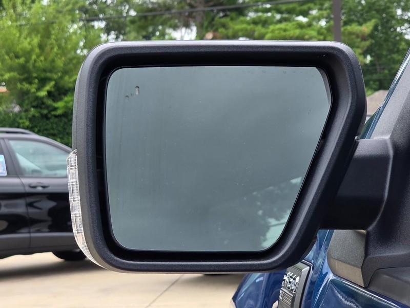 Ford F-150 Vehicle Full-screen Gallery Image 23