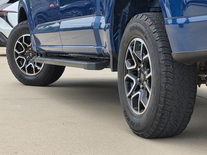 Ford F-150 Vehicle Full-screen Gallery Image 24