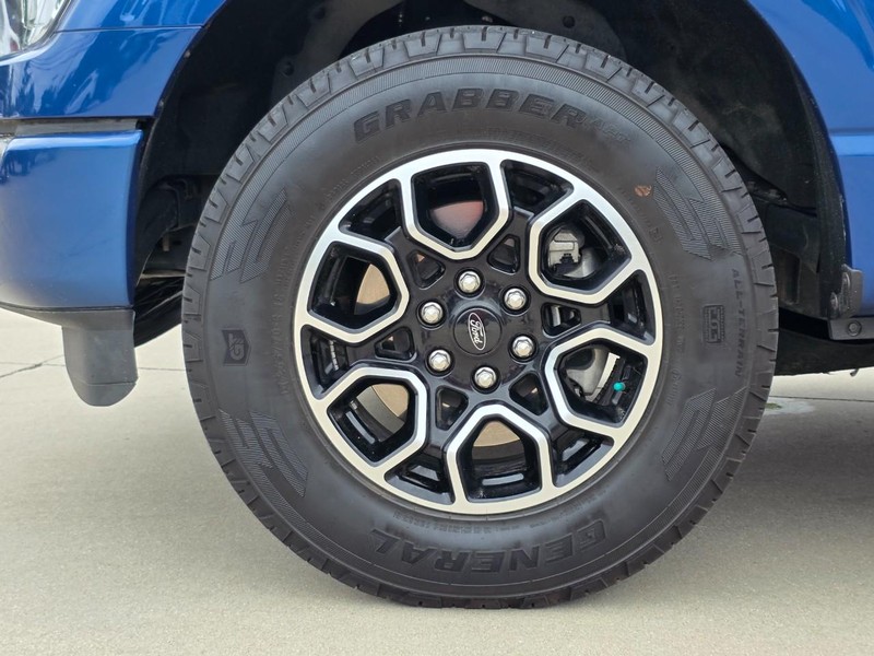 Ford F-150 Vehicle Full-screen Gallery Image 25