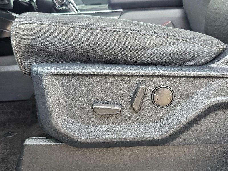 Ford F-150 Vehicle Full-screen Gallery Image 29