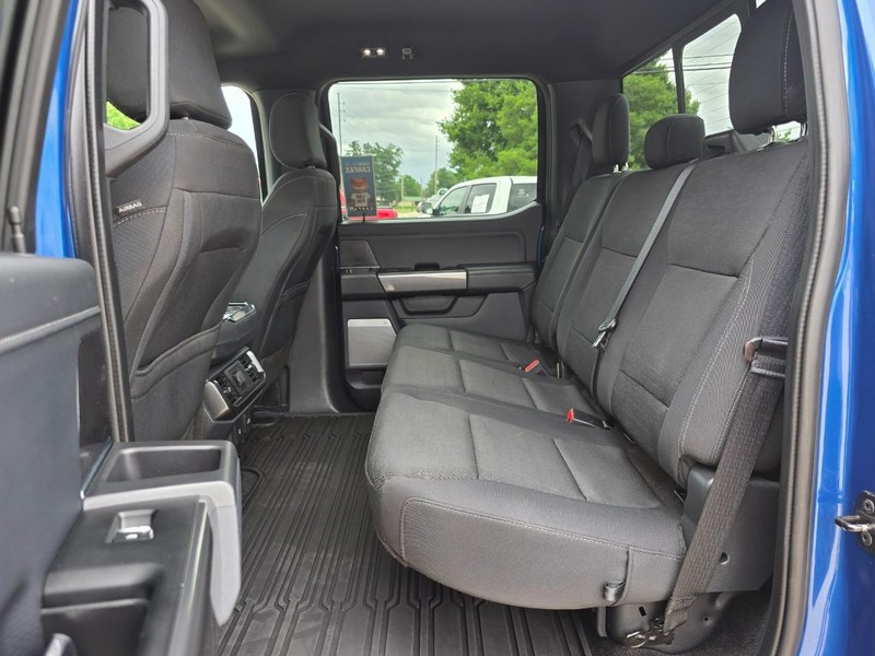 Ford F-150 Vehicle Full-screen Gallery Image 32
