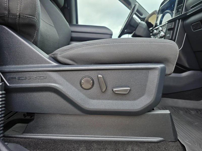 Ford F-150 Vehicle Full-screen Gallery Image 36