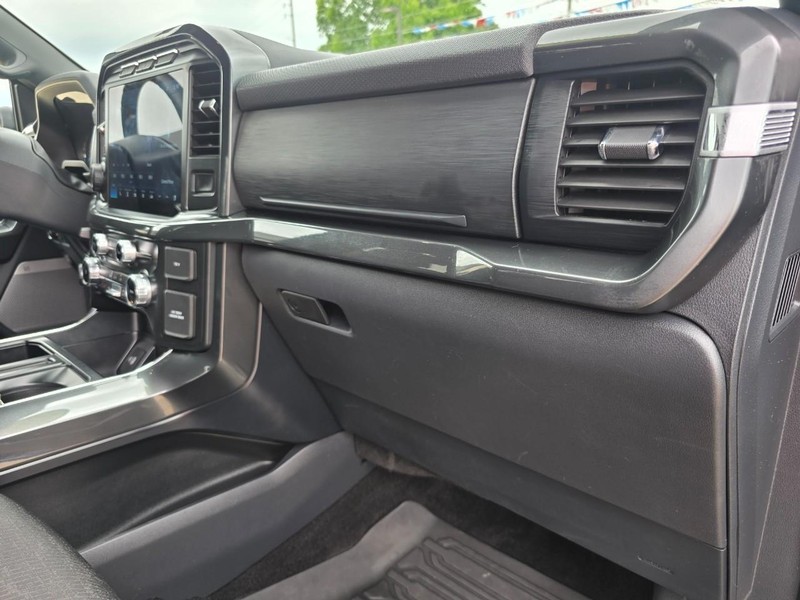 Ford F-150 Vehicle Full-screen Gallery Image 39