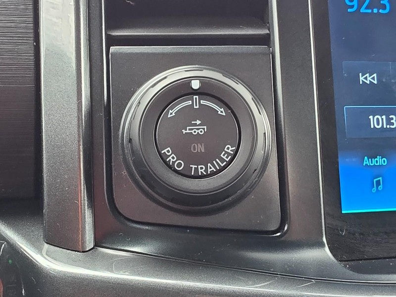 Ford F-150 Vehicle Full-screen Gallery Image 46