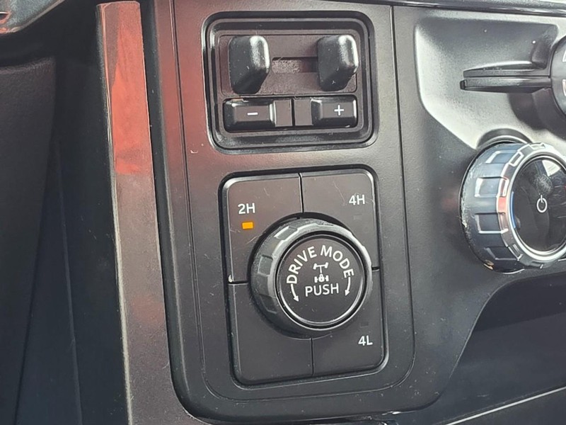 Ford F-150 Vehicle Full-screen Gallery Image 47