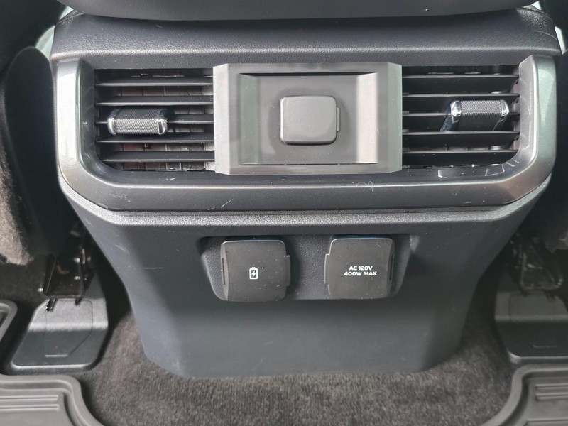 Ford F-150 Vehicle Full-screen Gallery Image 61