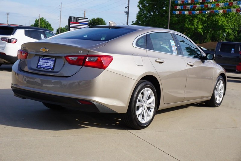 Chevrolet Malibu Vehicle Full-screen Gallery Image 03