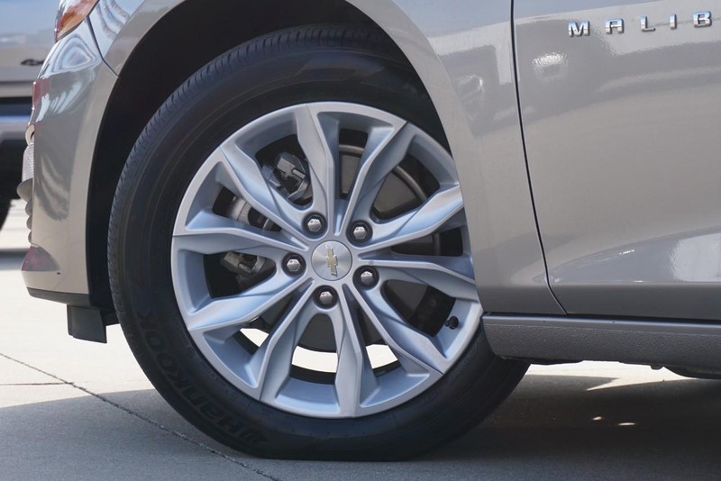 Chevrolet Malibu Vehicle Full-screen Gallery Image 14