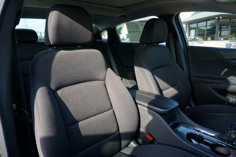 Chevrolet Malibu Vehicle Full-screen Gallery Image 27