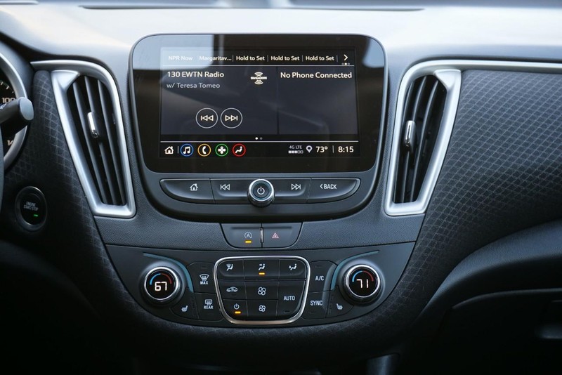 Chevrolet Malibu Vehicle Full-screen Gallery Image 30