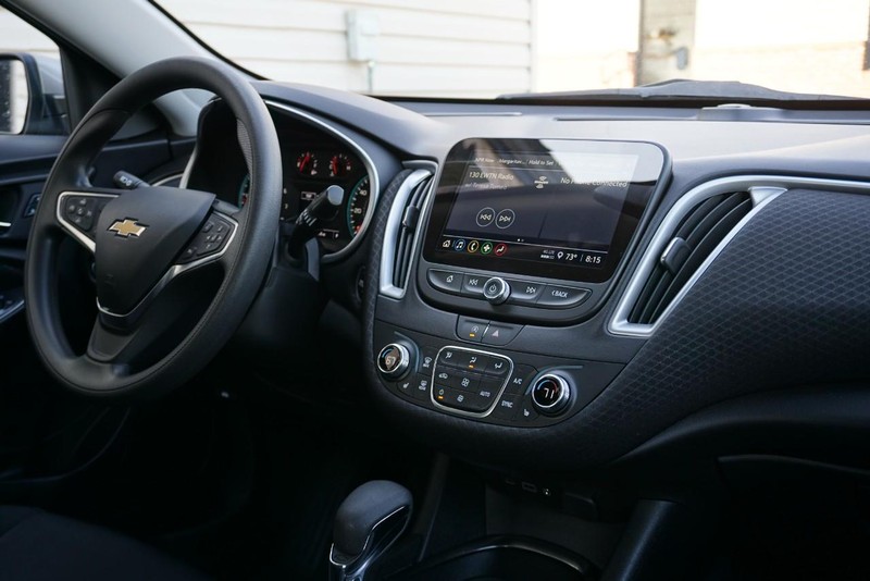 Chevrolet Malibu Vehicle Full-screen Gallery Image 32