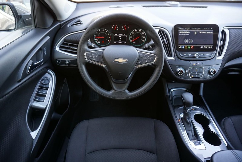 Chevrolet Malibu Vehicle Full-screen Gallery Image 33
