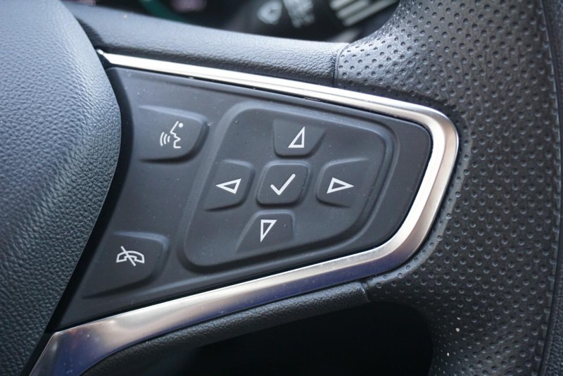 Chevrolet Malibu Vehicle Full-screen Gallery Image 35