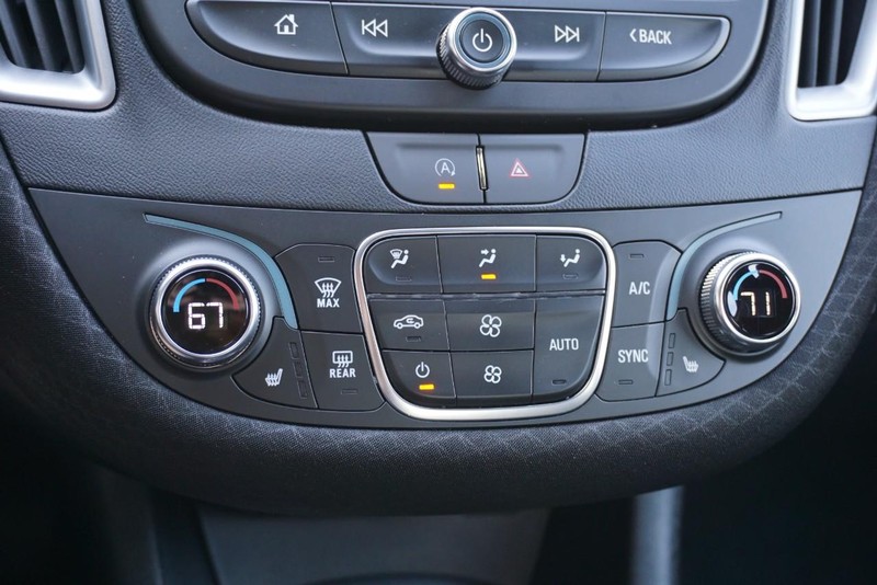Chevrolet Malibu Vehicle Full-screen Gallery Image 39