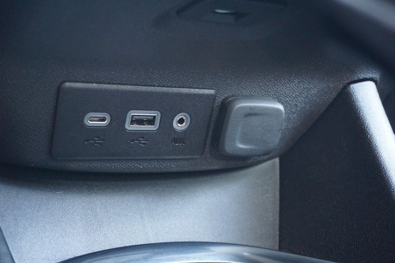 Chevrolet Malibu Vehicle Full-screen Gallery Image 41