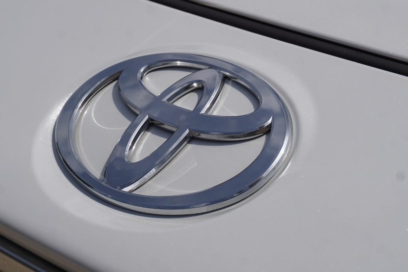 Toyota bZ4X Vehicle Full-screen Gallery Image 11