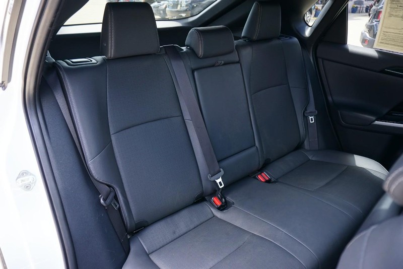 Toyota bZ4X Vehicle Full-screen Gallery Image 30