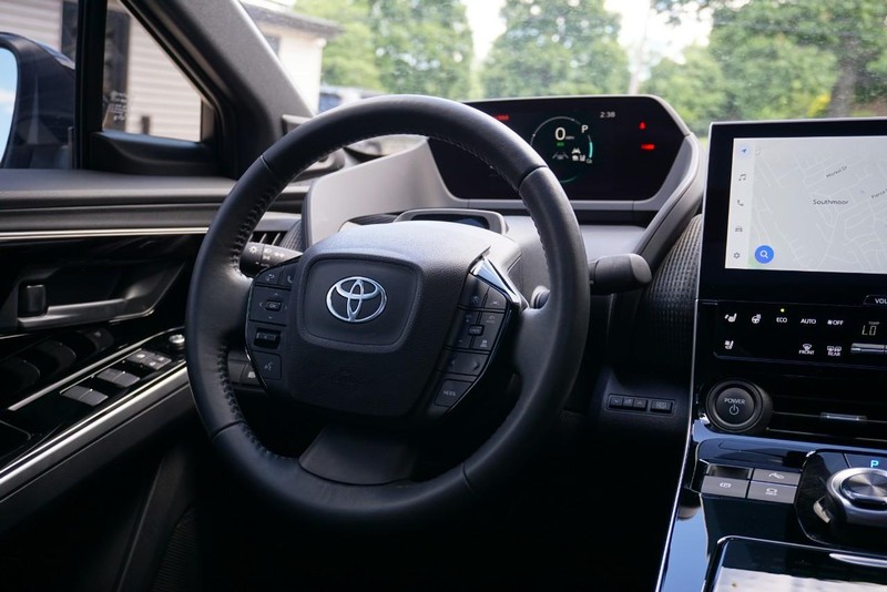 Toyota bZ4X Vehicle Full-screen Gallery Image 34