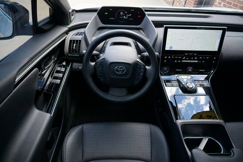 Toyota bZ4X Vehicle Full-screen Gallery Image 39