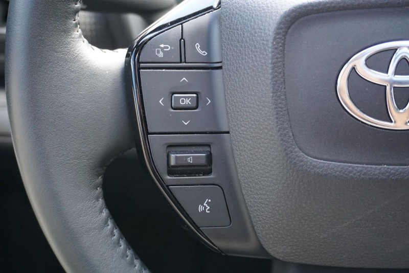 Toyota bZ4X Vehicle Full-screen Gallery Image 40