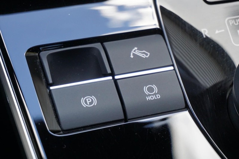 Toyota bZ4X Vehicle Full-screen Gallery Image 47