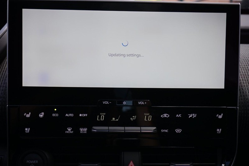 Toyota bZ4X Vehicle Full-screen Gallery Image 54