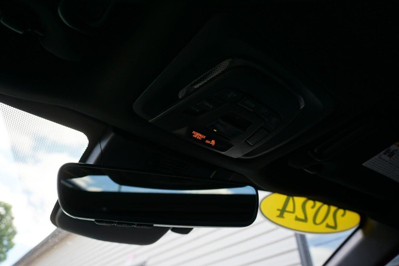 Toyota bZ4X Vehicle Full-screen Gallery Image 56