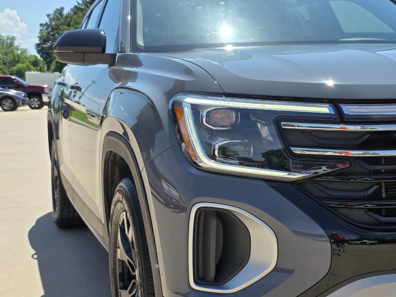 Volkswagen Atlas Vehicle Full-screen Gallery Image 08