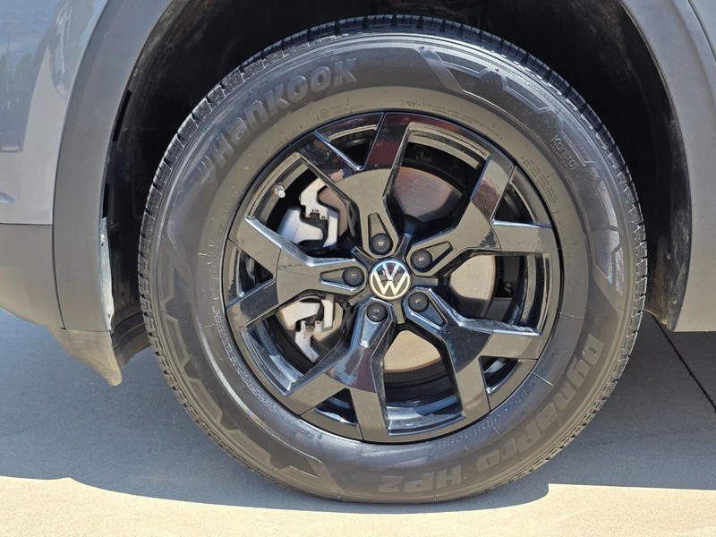 Volkswagen Atlas Vehicle Full-screen Gallery Image 17