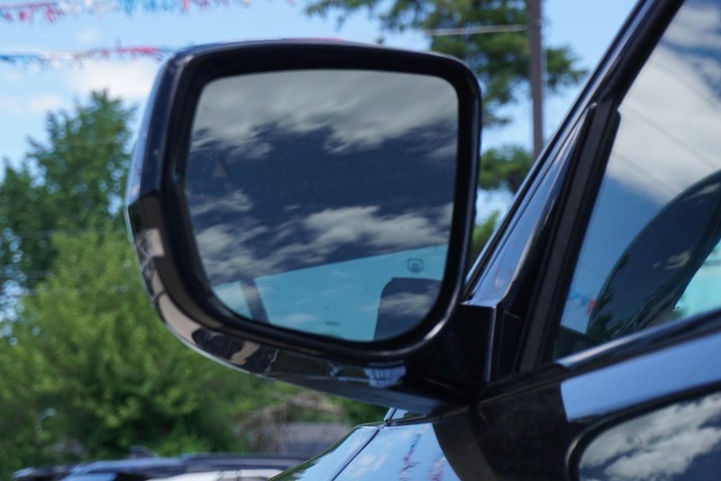 Jeep Grand Cherokee L Vehicle Full-screen Gallery Image 17