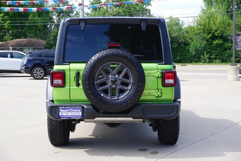 Jeep Wrangler Vehicle Full-screen Gallery Image 04