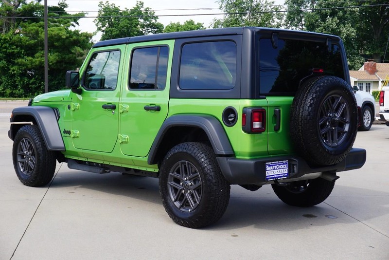 Jeep Wrangler Vehicle Full-screen Gallery Image 05